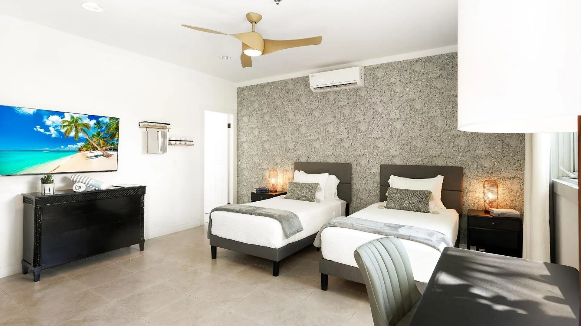 Cobalt Coast Resort West Bay 3*,  Cayman Islands