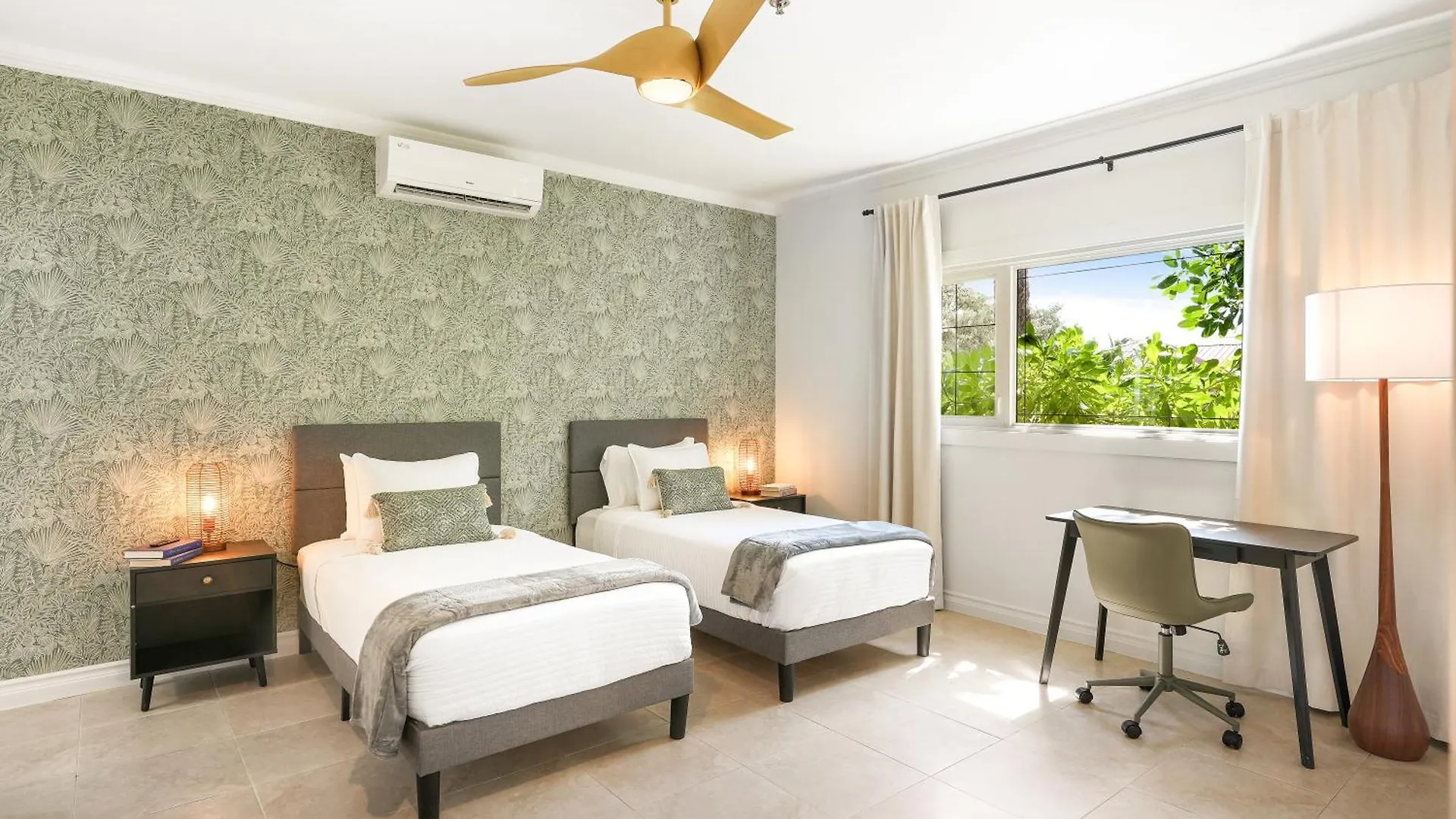 Cobalt Coast Resort West Bay