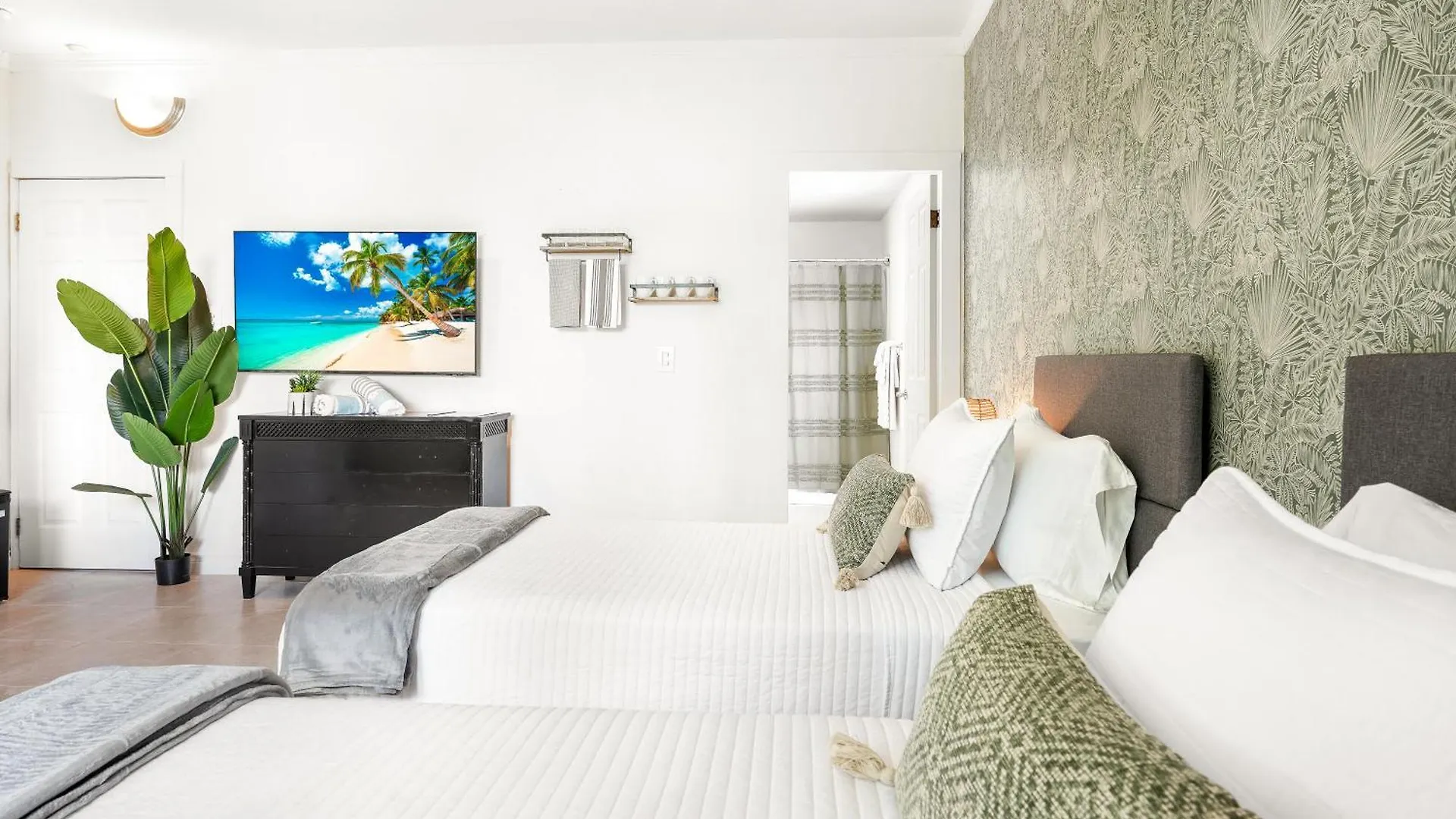 Hotel Cobalt Coast Resort West Bay