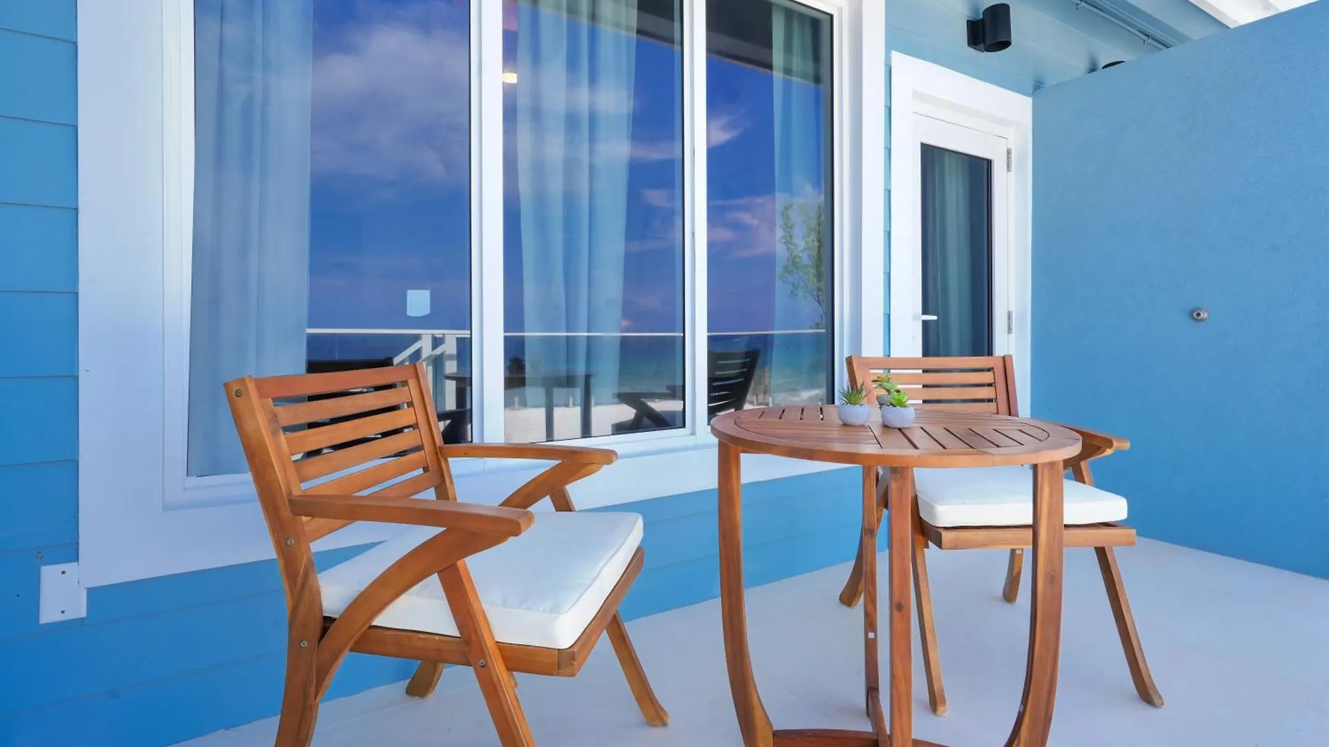 Hotel Cobalt Coast Resort West Bay